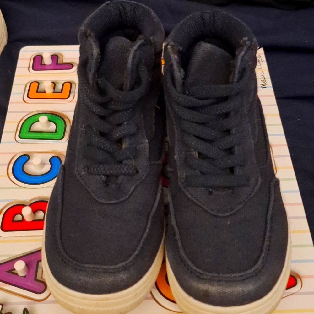 Fab kids size 8T navy blue high top sneakers